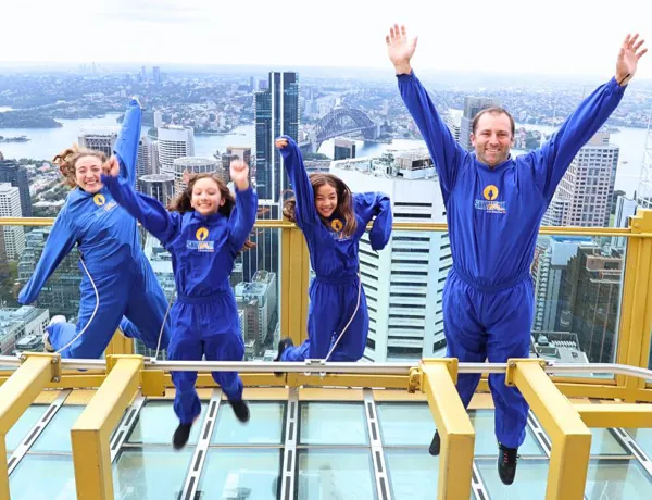 SKYWALK JUMPING FAMILY LANDSCAPE SH